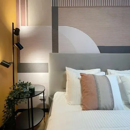 Consensus - Calea Victoriei Бухарест