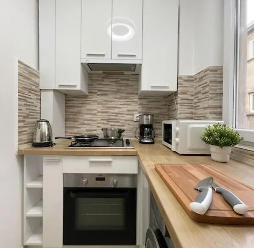 Consensus - Calea Victoriei * Bucureşti